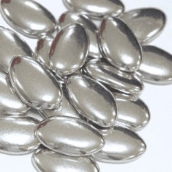 Dragées chocolat argent chrome parfaites pour un thème chic et moderne