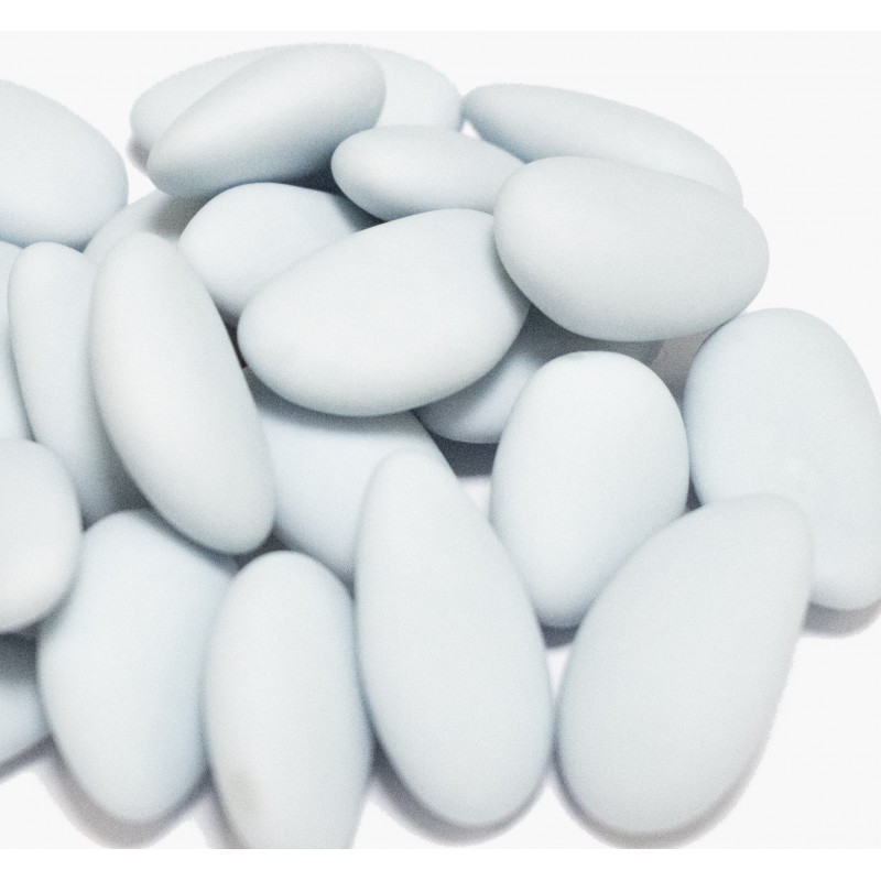 Dragées amande bleu ciel parfaites pour baptême garçon ou thème pastel