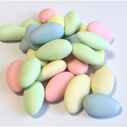 Dragées amande assorties multicolores pour décoration festive