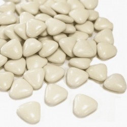 Dragées cœur chocolat blanc ivoire pour mariage classique et élégant, Le Cygne Bleu Golbey