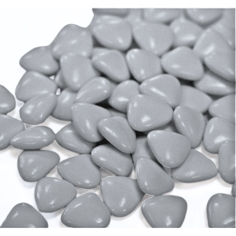 Dragées chocolat cœur gris lune pour décoration moderne, disponibles chez Le Cygne Bleu à Golbey