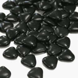 Dragées cœur chocolat noir intense pour décoration élégante et moderne, Le Cygne Bleu à Golbey