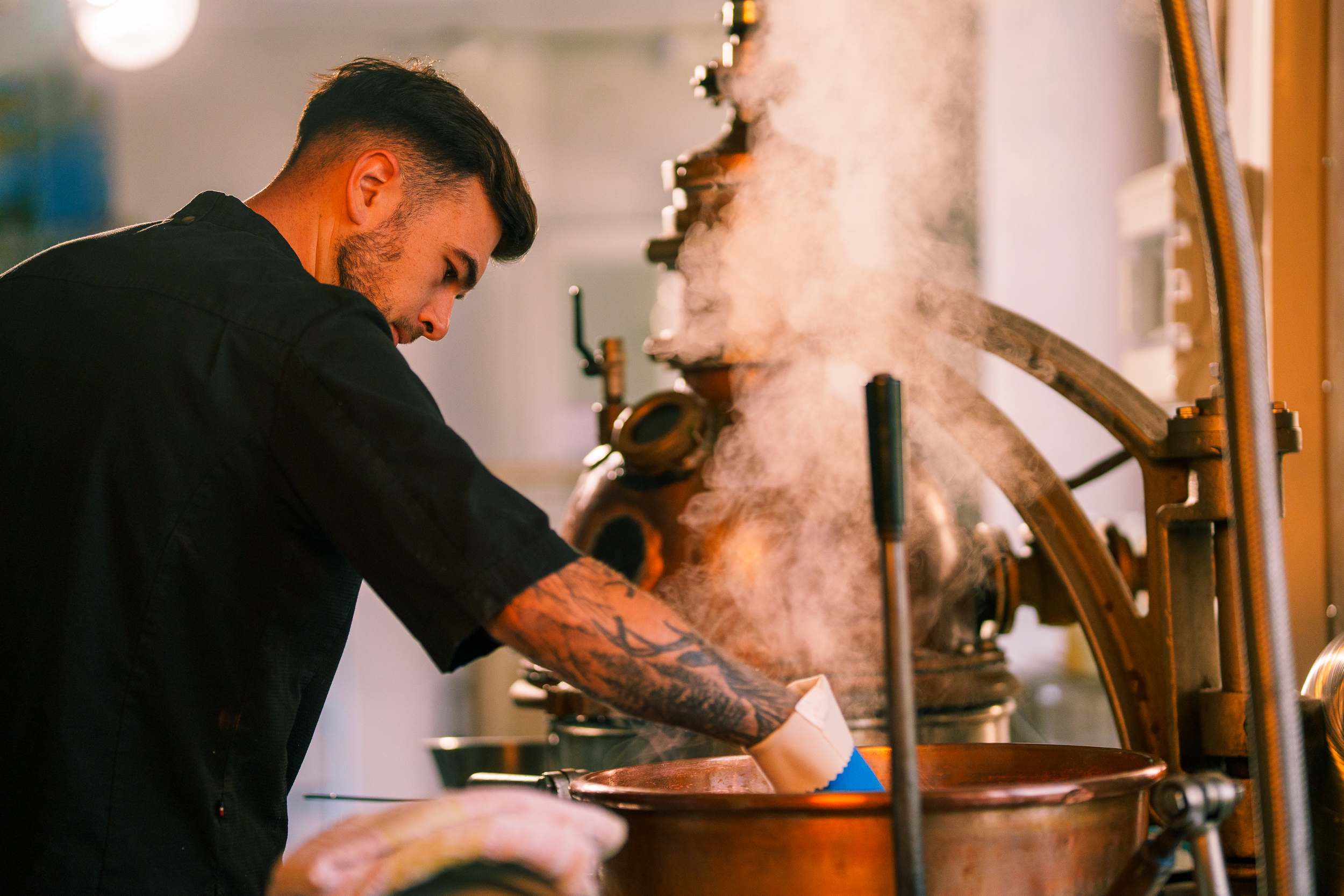 Cuisson du sucre pour sucettes, confiserie des Vosges