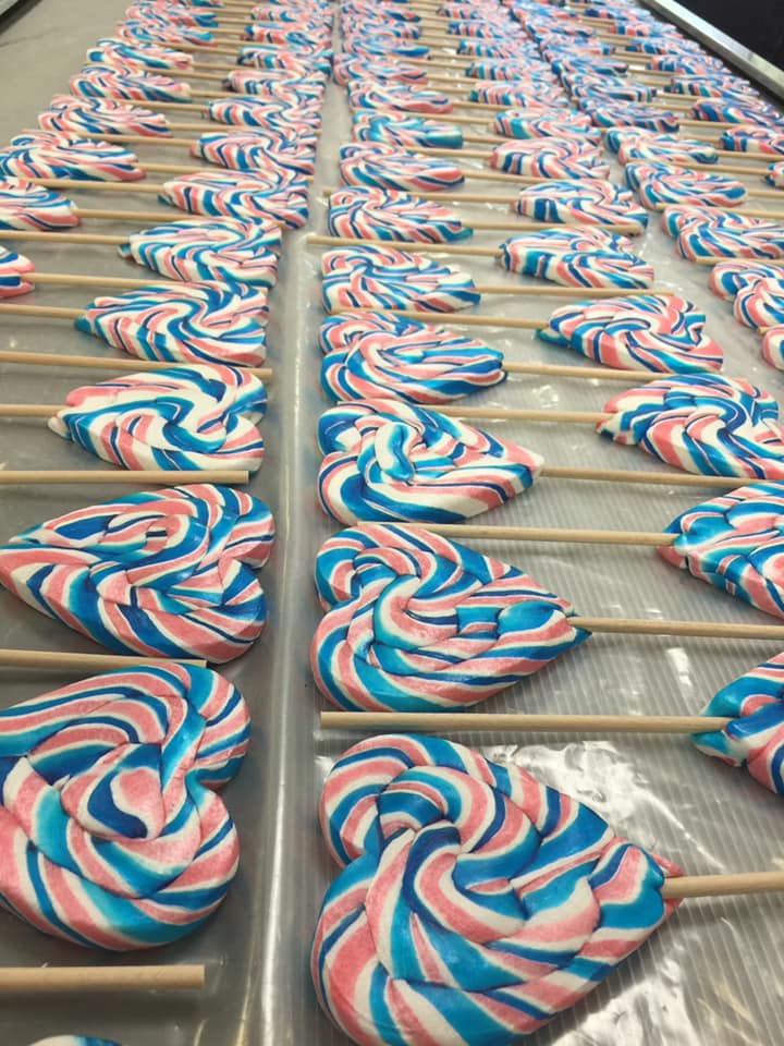 Sucette cœur-Le Cygne Bleu- Confiserie-Vosges-Golbey.JPG