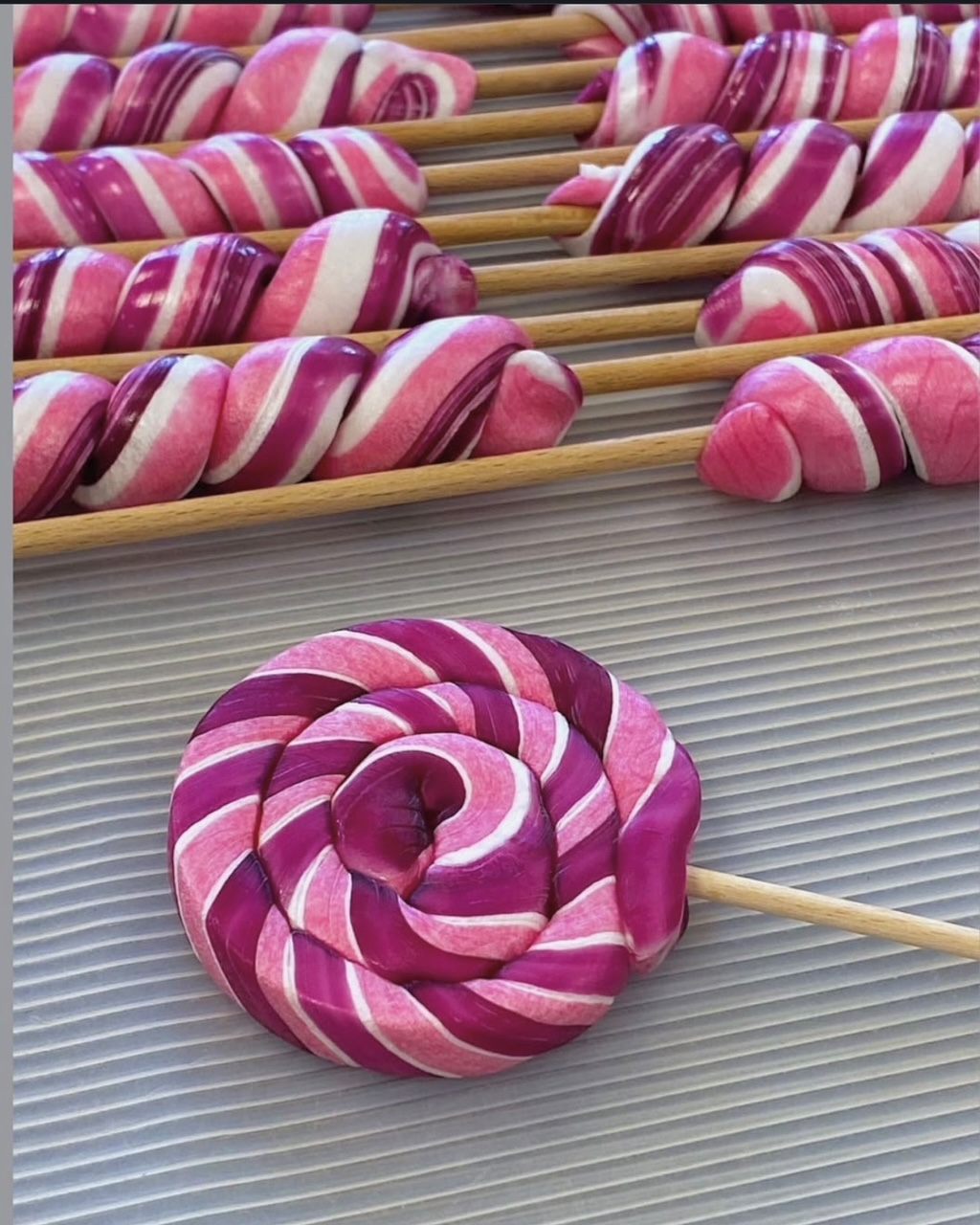 Sucette ronde-Le Cygne Bleu- Confiserie-Vosges-Golbey.jpg